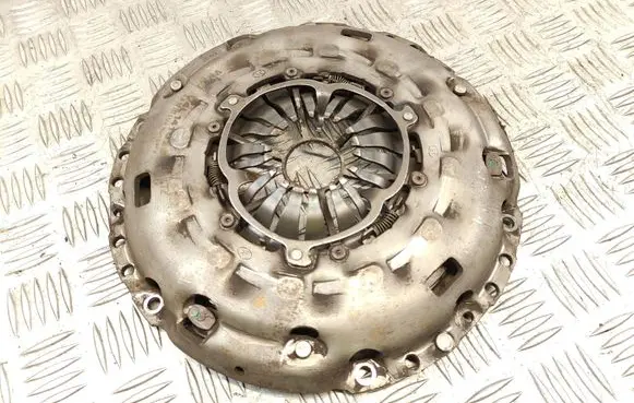 Skoda Octavia Mk3 (5E) Pressure plate 04L141025