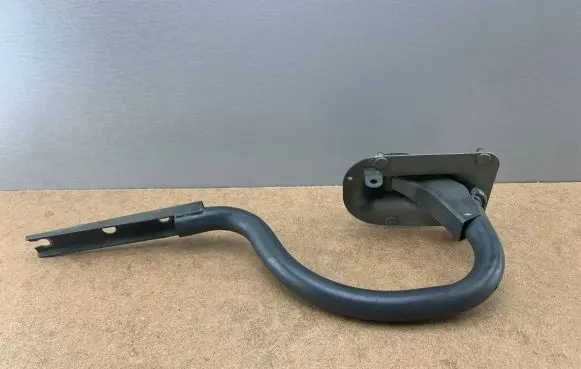 BMW 5 E60 E61 Tailgate/trunk/boot hinge 7034245
