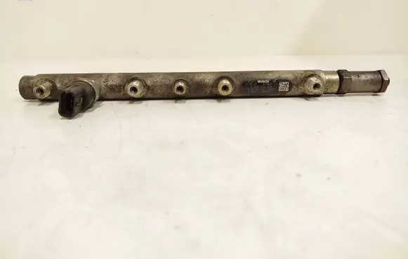 Nissan Primera Fuel main line pipe 8200347176 0445214024
