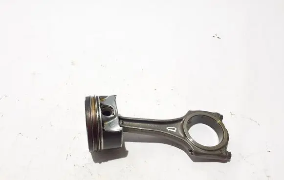 Audi Q7 4M Piston with connecting rod 06M107066AB