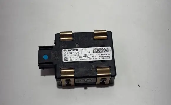 Volkswagen PASSAT B8 Distronic sensor radar 3Q0907550E 3Q0907567B