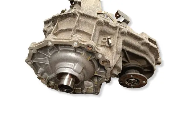 Nissan Navara D40 Gearbox transfer box case 