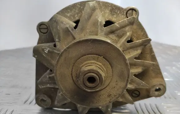 BMW 5 E34 Generator/alternator 0120469757