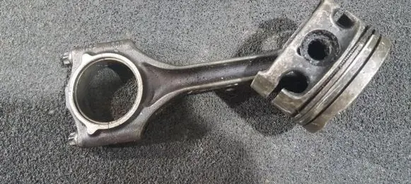 BMW 5 E39 Piston with connecting rod 1432800