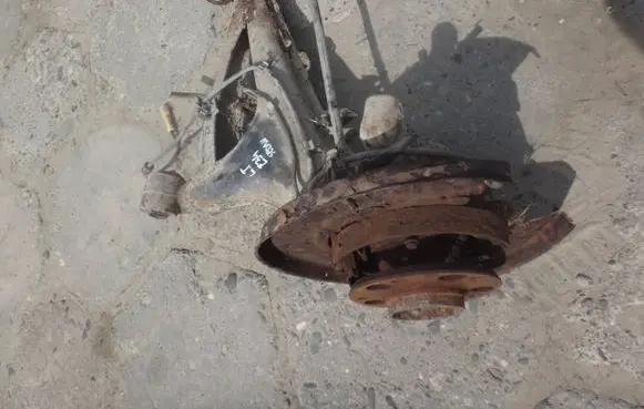 BMW 5 E34 Stub axle