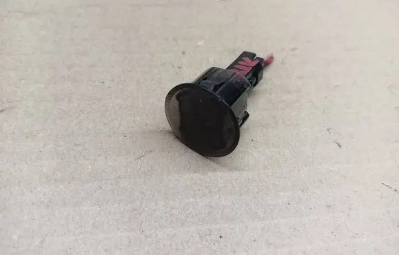 Nissan Juke I F15 Outside/external air temperature sensor