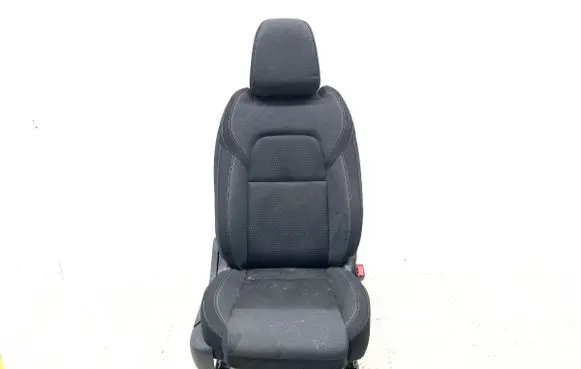 Nissan Qashqai J12 Front passenger seat