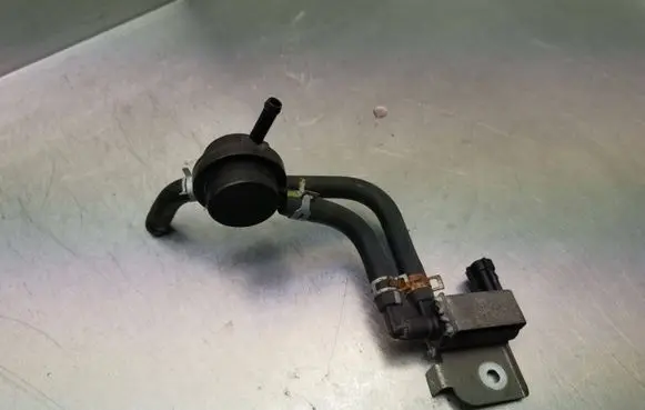 Suzuki Swift II Turbo solenoid valve 73K0