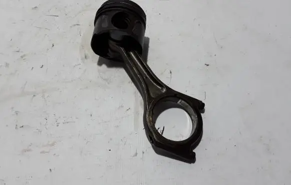 Land Rover Range Rover L405 Piston with connecting rod DA1635