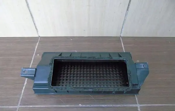 Ford Connect Intercooler air channel guide 