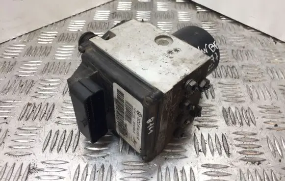Volkswagen PASSAT B6 ABS Pump 3C0614095M 8161