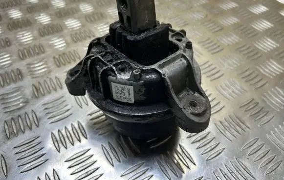 BMW 5 F10 F11 Engine mount bracket 6780263