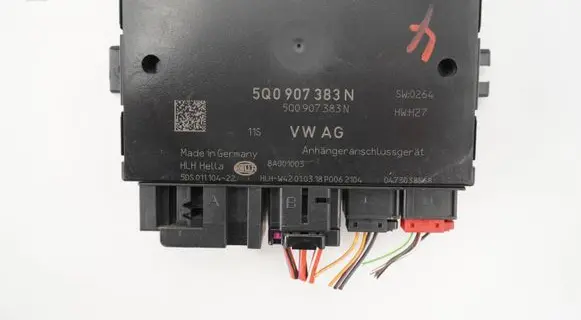 Volkswagen PASSAT B8 Tow bar trailer control unit/module 5Q0907383N