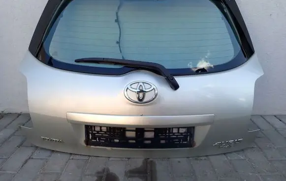 Toyota Auris 150 Tailgate/trunk/boot lid 1C0