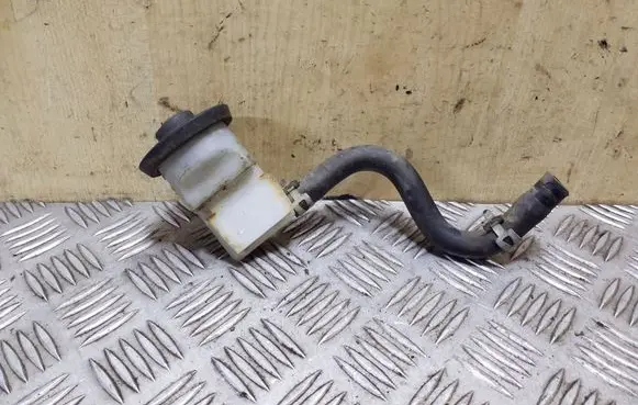 Toyota Avensis T220 Clutch fluid reservoir/tank 
