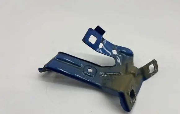 BMW 4 F32 F33 Fender mounting bracket