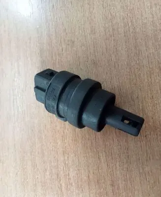 Audi A4 S4 B5 8D Intake air temperature sensor 028906081