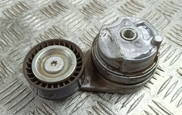 Alfa Romeo Stelvio Generator/alternator belt tensioner 05281573AC