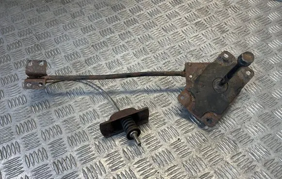 Hyundai Santa Fe Spare wheel mounting bracket 