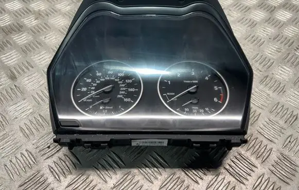BMW X1 F48 F49 Speedometer (instrument cluster) 9295445
