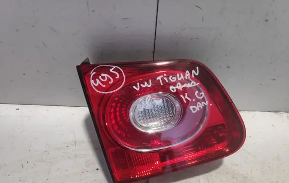 Volkswagen Tiguan Tailgate rear/tail lights 5N0945093C