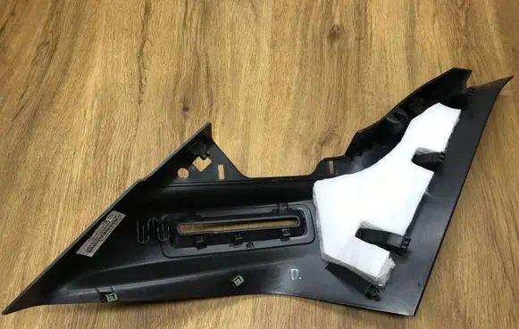 Volvo XC90 (D)pillar trim (top) 31479367