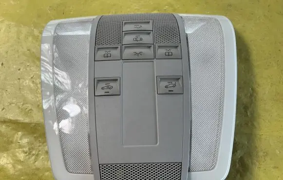 Mercedes-Benz C W204 Front seat light A2048205901 A0128200310