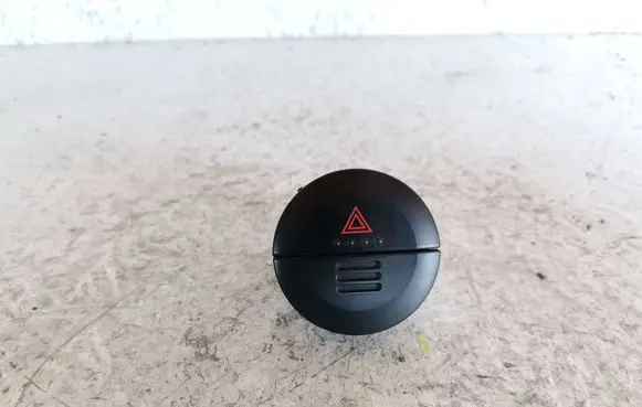 Nissan X-Trail T30 Hazard light switch