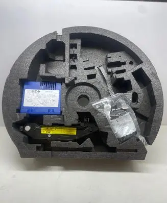Volkswagen Golf VI Tool box 8P0012109G