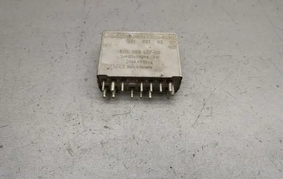 Mercedes-Benz C W202 Other relay 2018210247