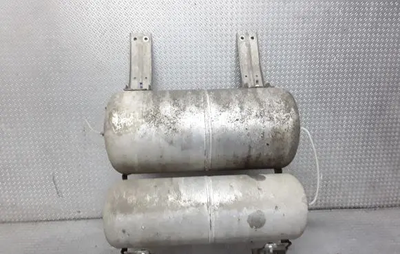 Mercedes-Benz GL X164 Air suspension tank/reservoir A1643200315