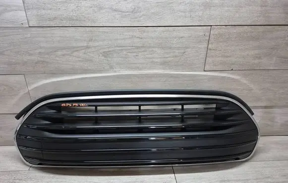 Mini Clubman F54 Front bumper upper radiator grill 7495158