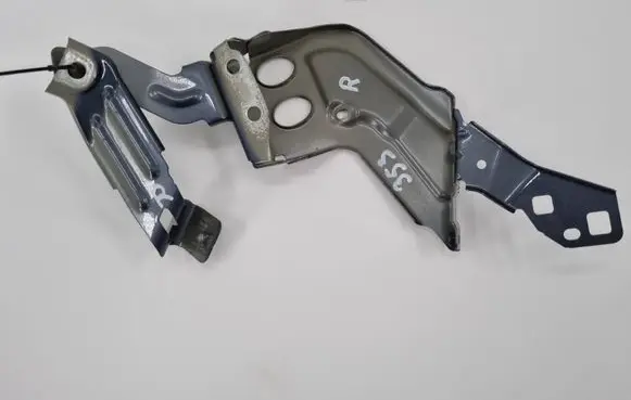 Audi A5 Fender mounting bracket 8B3821472A 8B3821132