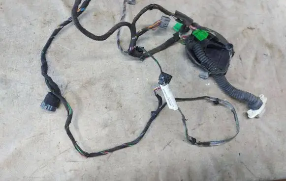 Volvo XC90 Front door wiring loom 8697913