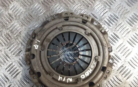 Opel Combo C Pressure plate 8555563941 3082000326 P0391