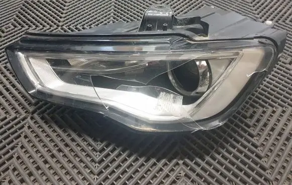 Audi A3 S3 8V Headlight/headlamp 8V0941005