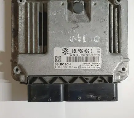 Skoda Octavia Mk2 (1Z) Engine control unit/module 03C906016D 0261S04392
