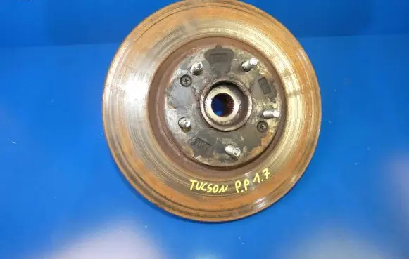 Hyundai Tucson TL Front wheel hub spindle knuckle