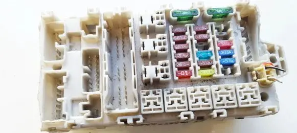 Mitsubishi Lancer Fuse box set 405210319 40521-0319