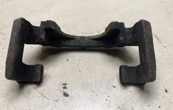 BMW 5 E60 E61 Front Brake Caliper Pad/Carrier 