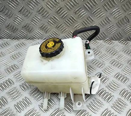 Lexus RX 450H Brake fluid reservoir 4722048271