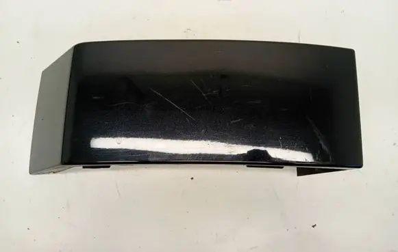 Volvo XC90 Rear/tail light trim molding 8620819