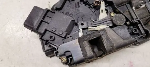 Ford Focus Front door lock 3M5AR21812AJ