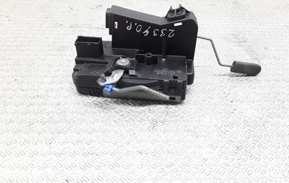 Opel Vivaro Front door lock 8200008248