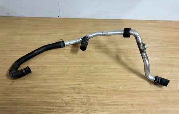 Volkswagen Touareg II Engine coolant pipe/hose 7P0819925B