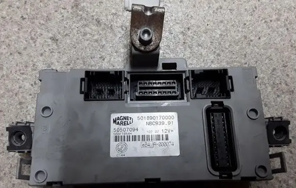 Alfa Romeo 159 Fuse module 50507094