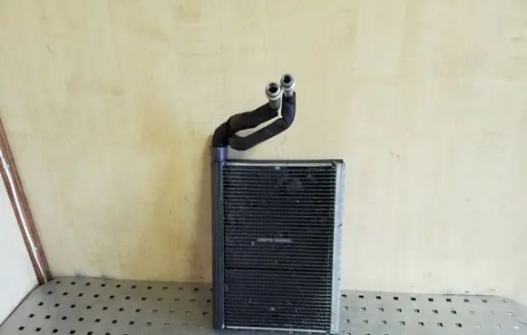 BMW 3 E92 E93 Air conditioning (A/C) radiator (interior) 