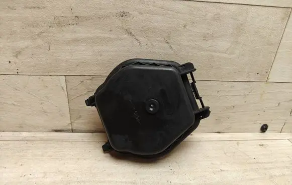 BMW X3 E83 Headlight/headlamp dust cover 1305239123