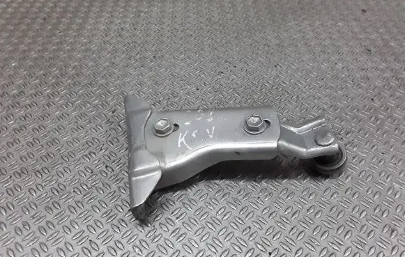 Toyota Previa (XR30, XR40) II Sliding door middle roller runner 