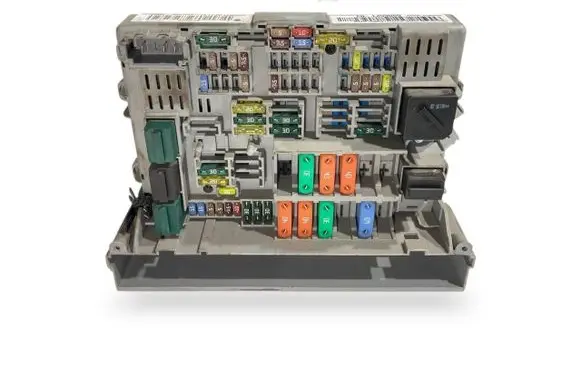 BMW 1 E81 E87 Fuse module 6906621 6919113 61366919113
